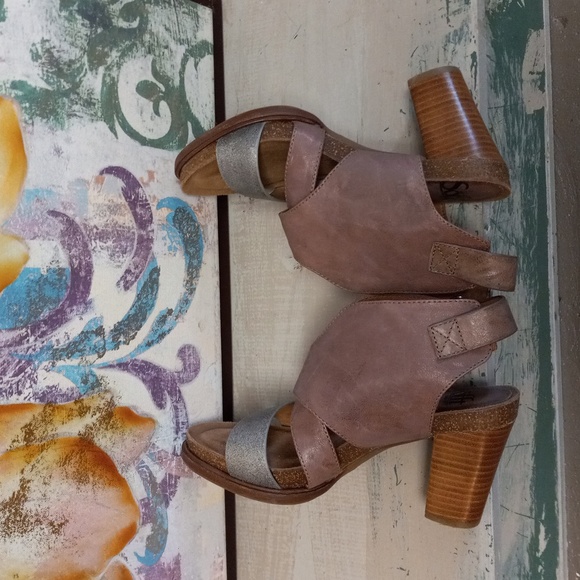Sofft, Mauve&Silver, Heeled, Leather Sandals With Adjustable Buckle Straps - Picture 5 of 13